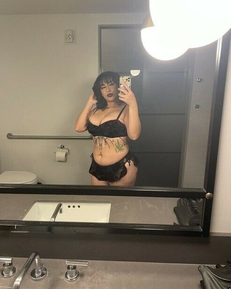 Nagie wyciekłe zdjęcie OnlyFans od Brattthunnneyyy888