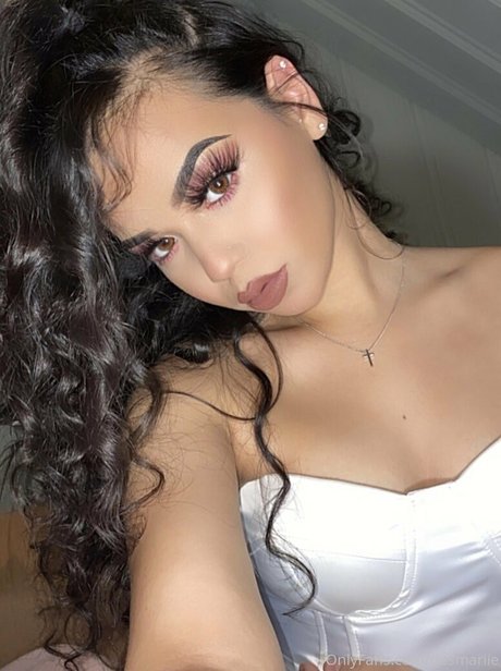Nagie wyciekłe zdjęcie OnlyFans od Desmariie