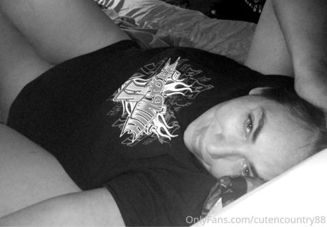 Nagie wyciekłe zdjęcie OnlyFans od Cutencountry88