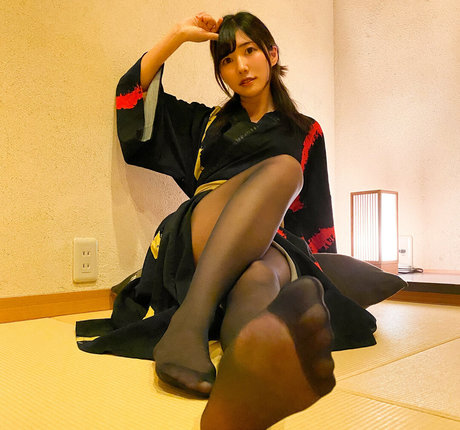 Feet773ao