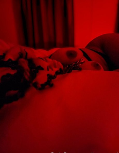 Nagie wyciekłe zdjęcie OnlyFans od Issareed