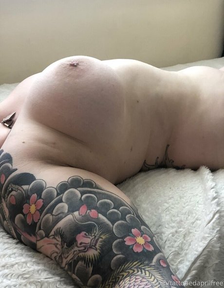 Nagie wyciekłe zdjęcie OnlyFans od Tattooedaprilfree