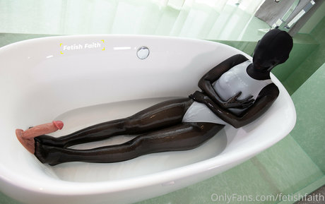 Nagie wyciekłe zdjęcie OnlyFans od Fetishfaith