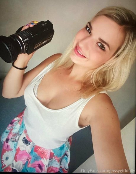 Nagie wyciekłe zdjęcie OnlyFans od Gassygirldolly