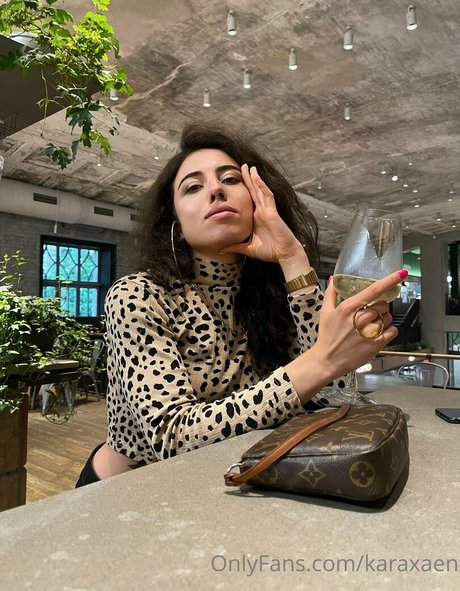 Nagie wyciekłe zdjęcie OnlyFans od Karaxaen