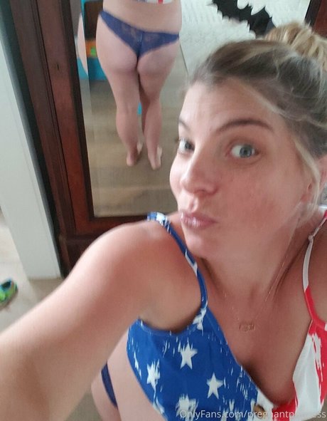 Nagie wyciekłe zdjęcie OnlyFans od Pregnantprincess