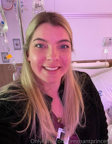 Nagie wyciekłe zdjęcie OnlyFans od Pregnantprincess