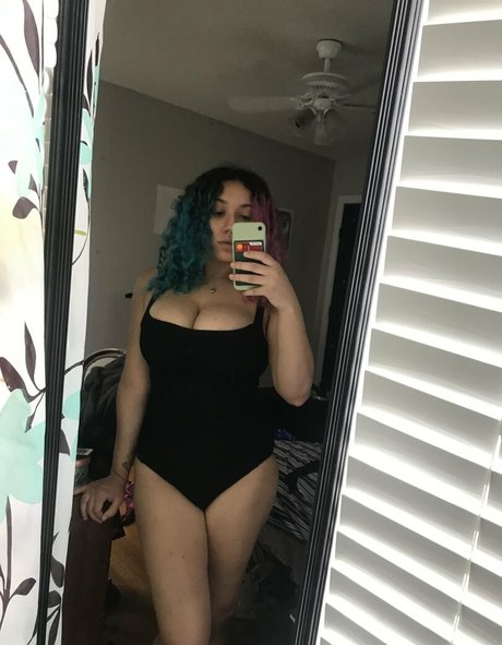 Nagie wyciekłe zdjęcie OnlyFans od Itselliemay
