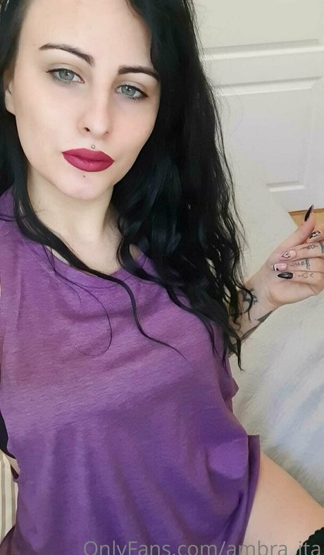 Nagie wyciekłe zdjęcie OnlyFans od Ambraita