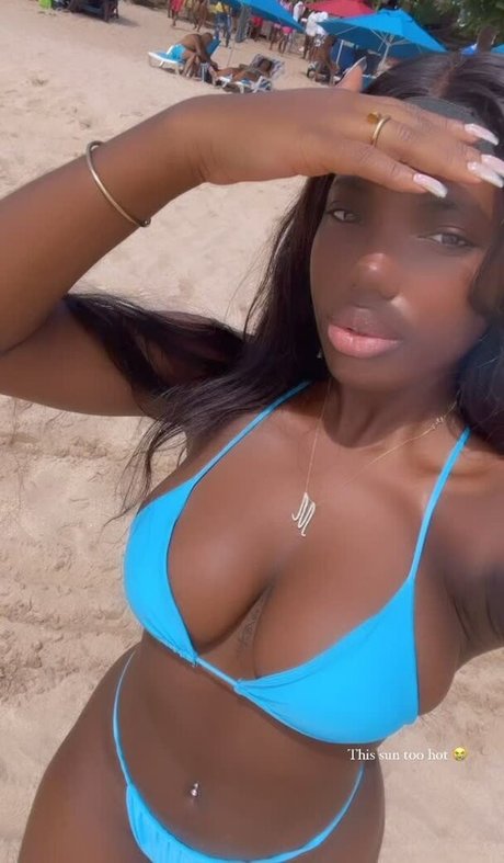 Nagie wyciekłe zdjęcie OnlyFans od Melaxgoddess