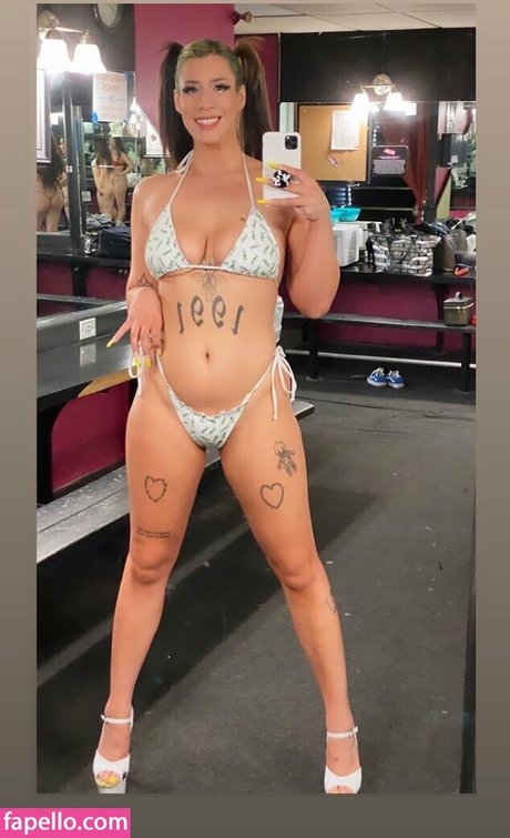 Nagie wyciekłe zdjęcie OnlyFans od Gothkaren