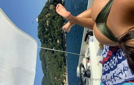 Nagie wyciekłe zdjęcie OnlyFans od Charlottemiami