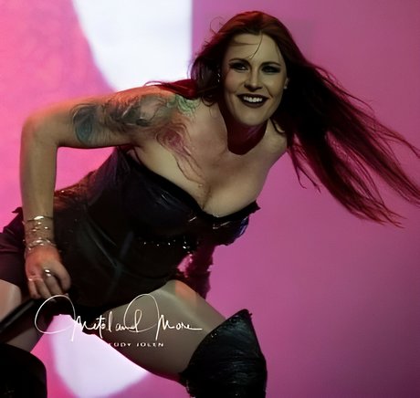 Nagie wyciekłe zdjęcie OnlyFans od Floor Jansen