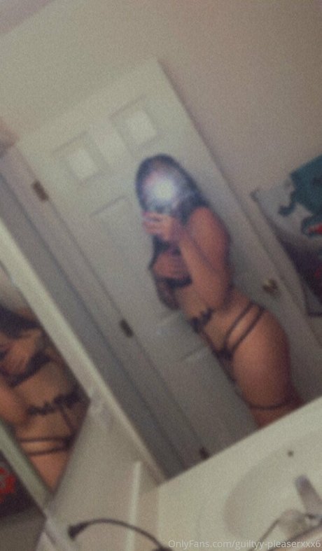 Nagie wyciekłe zdjęcie OnlyFans od Guiltyypleaserxxx6