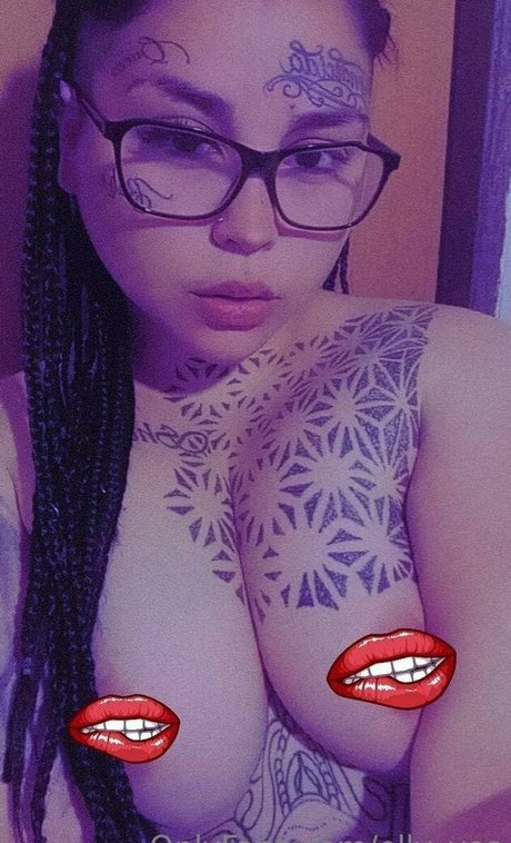 Nagie wyciekłe zdjęcie OnlyFans od Ellyyes
