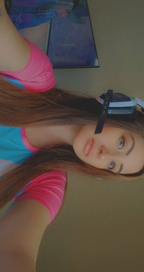 Poppycarminexxx