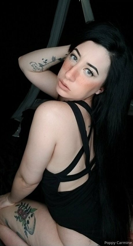 Poppycarminexxx