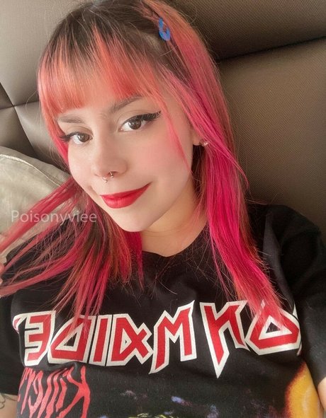 Nagie wyciekłe zdjęcie OnlyFans od Poisonyviee