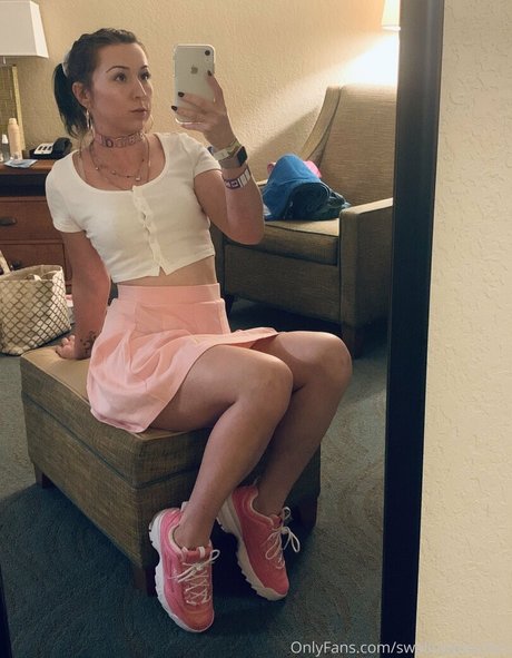 Nagie wyciekłe zdjęcie OnlyFans od Swallowpeaches