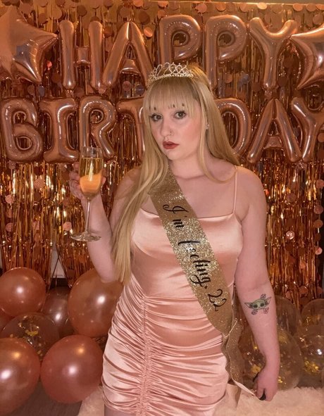 Nagie wyciekłe zdjęcie OnlyFans od Thatkinkything