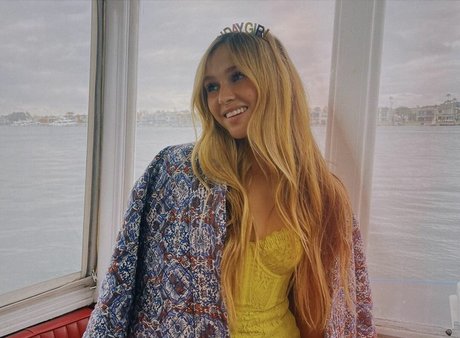 Nagie wyciekłe zdjęcie OnlyFans od Ella Horan
