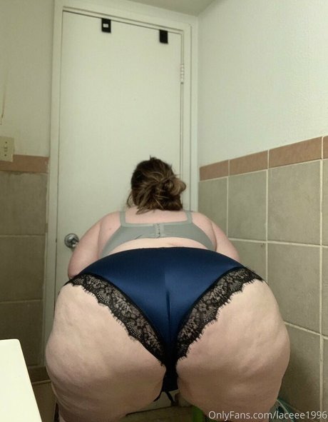 Nagie wyciekłe zdjęcie OnlyFans od Laceee1996