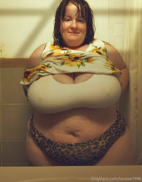 Nagie wyciekłe zdjęcie OnlyFans od Laceee1996