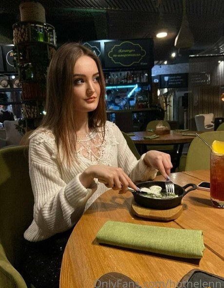 Nagie wyciekłe zdjęcie OnlyFans od Hothelenn