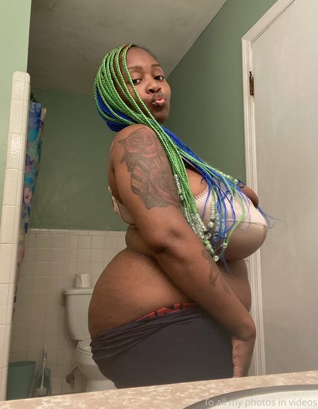 Nagie wyciekłe zdjęcie OnlyFans od Famousstarkmarie