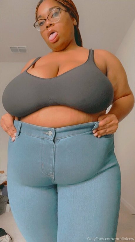 Nagie wyciekłe zdjęcie OnlyFans od Totallolcow