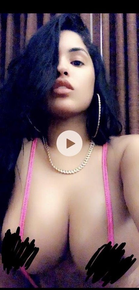 Nagie wyciekłe zdjęcie OnlyFans od Goldendoll