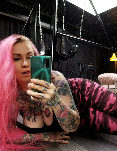Nagie wyciekłe zdjęcie OnlyFans od Mistresssuski