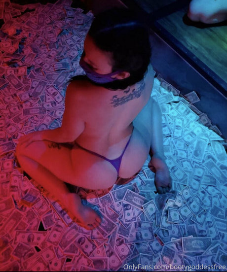 Nagie wyciekłe zdjęcie OnlyFans od Bootygoddessfree