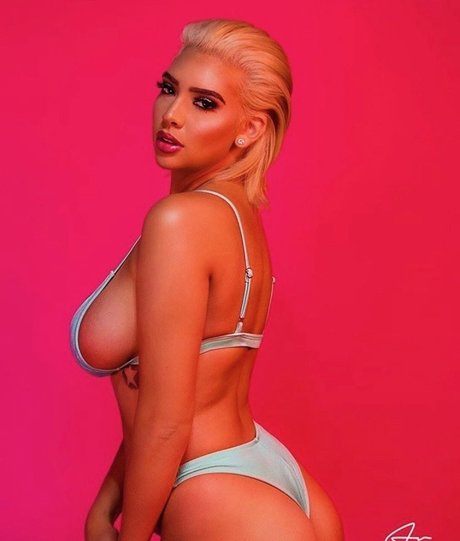 Nagie wyciekłe zdjęcie OnlyFans od Annamariesarai