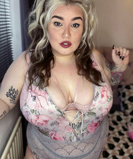 Nagie wyciekłe zdjęcie OnlyFans od Skylarosefree