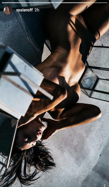Nagie wyciekłe zdjęcie OnlyFans od Rosie Roff