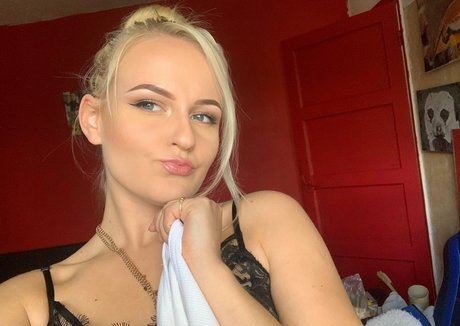 Nagie wyciekłe zdjęcie OnlyFans od Lunaeclipse187