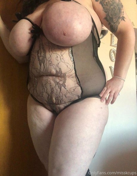 Nagie wyciekłe zdjęcie OnlyFans od Misskcups