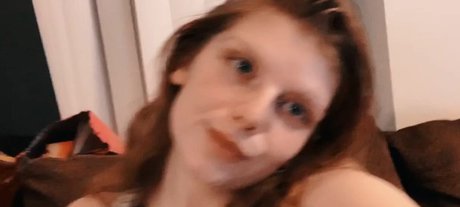 Nagie wyciekłe zdjęcie OnlyFans od Sexyredinbed