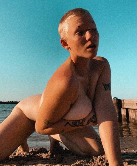 Nagie wyciekłe zdjęcie OnlyFans od Woahphinn
