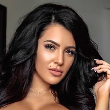 Nagie wyciekłe zdjęcie OnlyFans od Nikki Waka