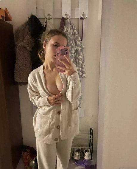 Curly_decency