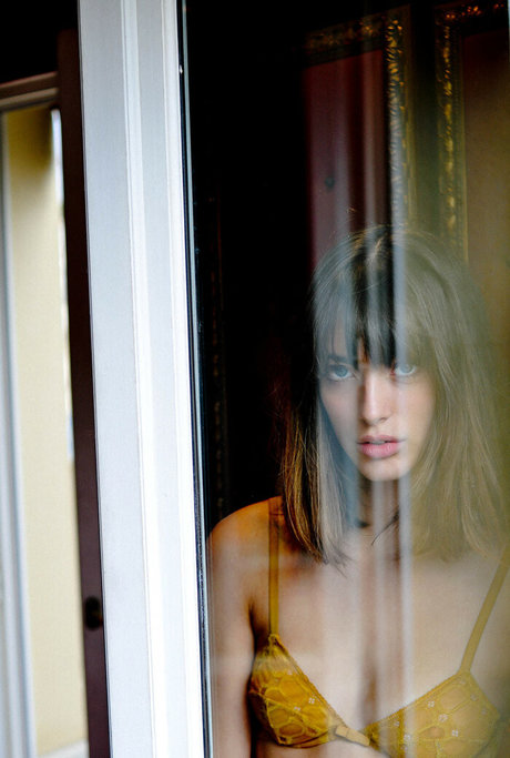 Louise Follain