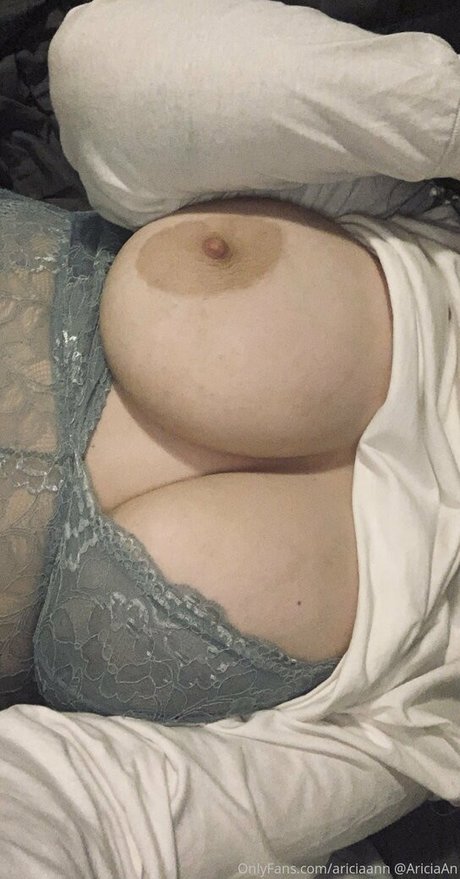 Nagie wyciekłe zdjęcie OnlyFans od Ariciaann