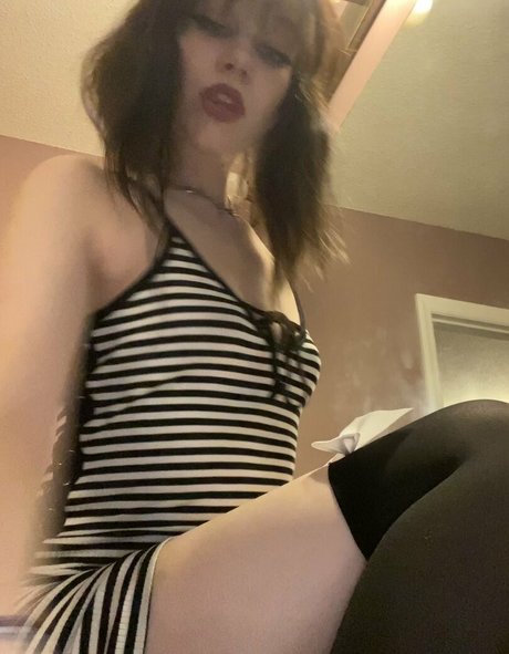 Nagie wyciekłe zdjęcie OnlyFans od Sluttylilypad