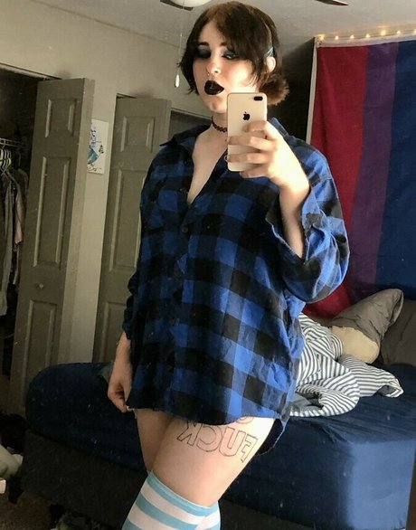 Nagie wyciekłe zdjęcie OnlyFans od Scarlet Skeie