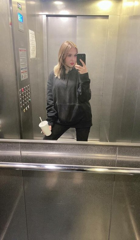 Nagie wyciekłe zdjęcie OnlyFans od Dollhole  Grabfuck