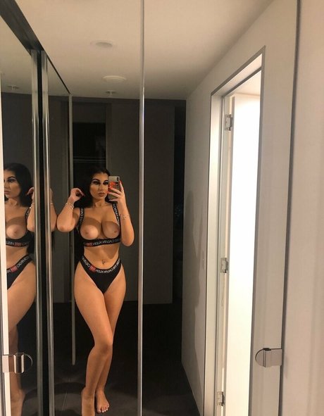 Nagie wyciekłe zdjęcie OnlyFans od Mikaelatesta