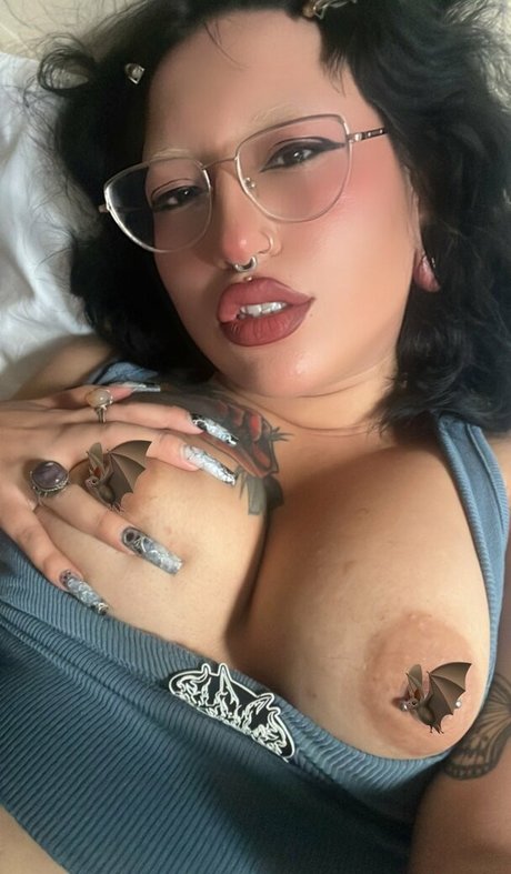 Nagie wyciekłe zdjęcie OnlyFans od Damnitselin