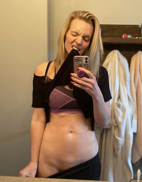 Nagie wyciekłe zdjęcie OnlyFans od Missy Darling